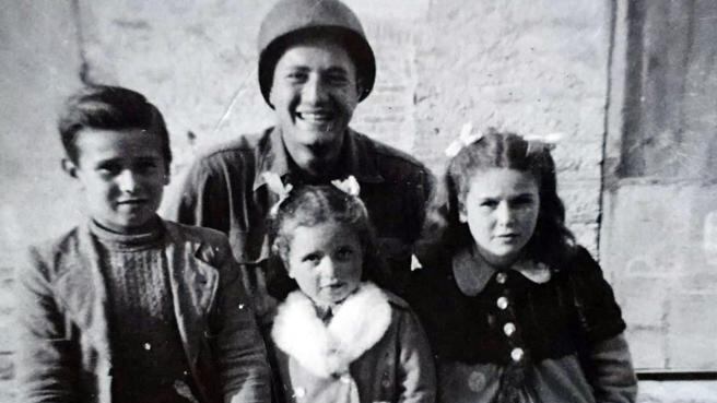 Il soldato ritrova i 3 bimbi salvati nel '44