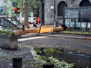 Il maltempo si accanisce sul Nord Italia: fiumi in piena, frane e smottamenti 5