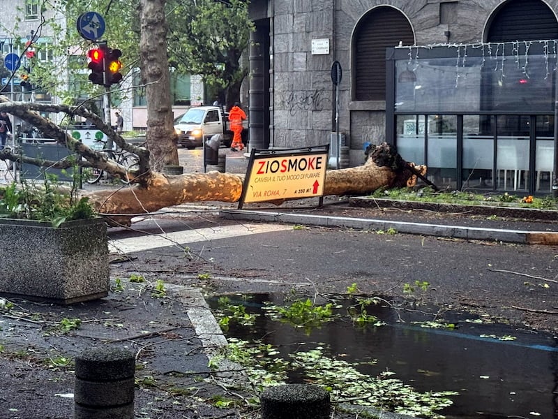 Il maltempo si accanisce sul Nord Italia: fiumi in piena, frane e smottamenti 5