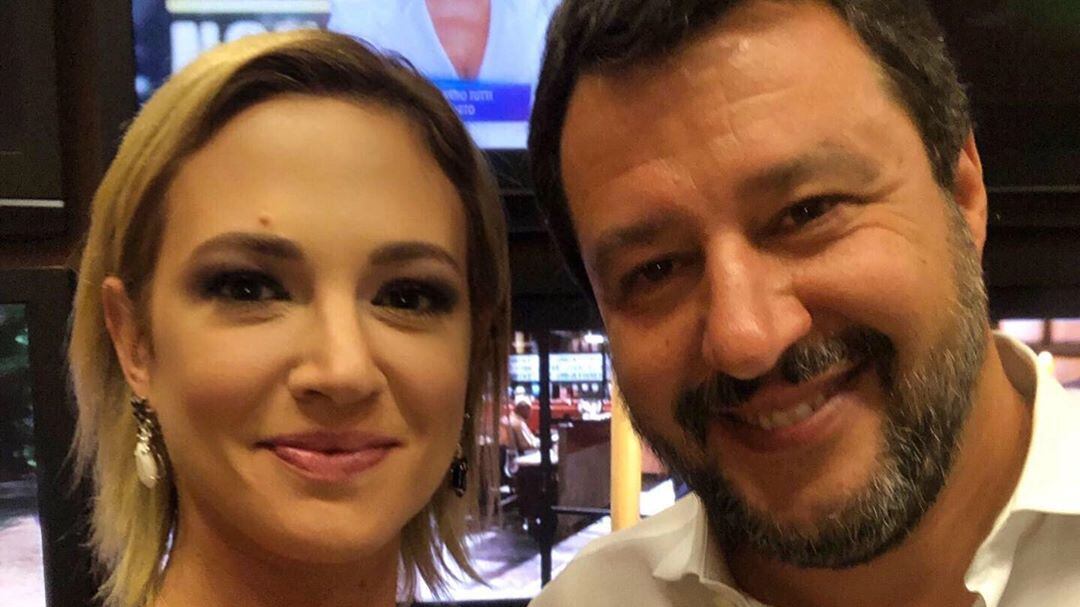 Asia Argento e Matteo Salvini, il selfie dopo la lite in tv