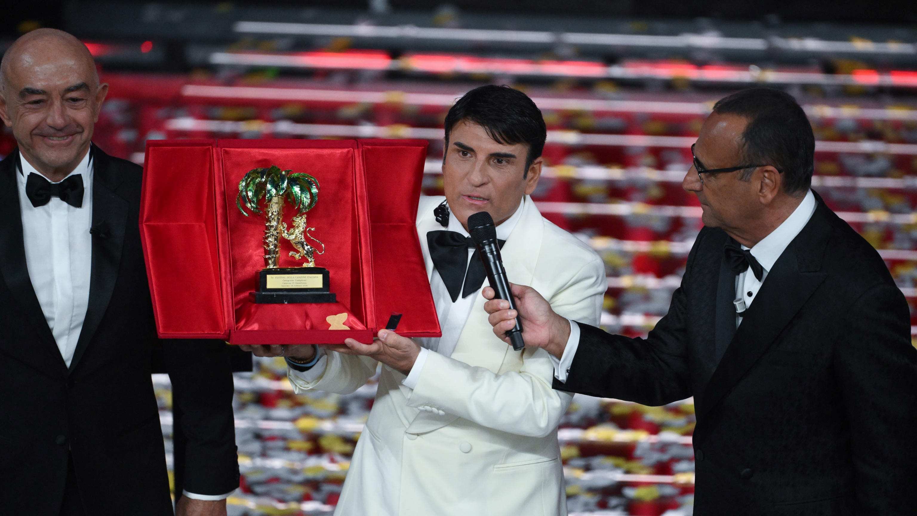 Sanremo, una finale così non si era mai vista. Il trionfo di Sal Da Vinci e il passaggio di consegne Conti-De Martino