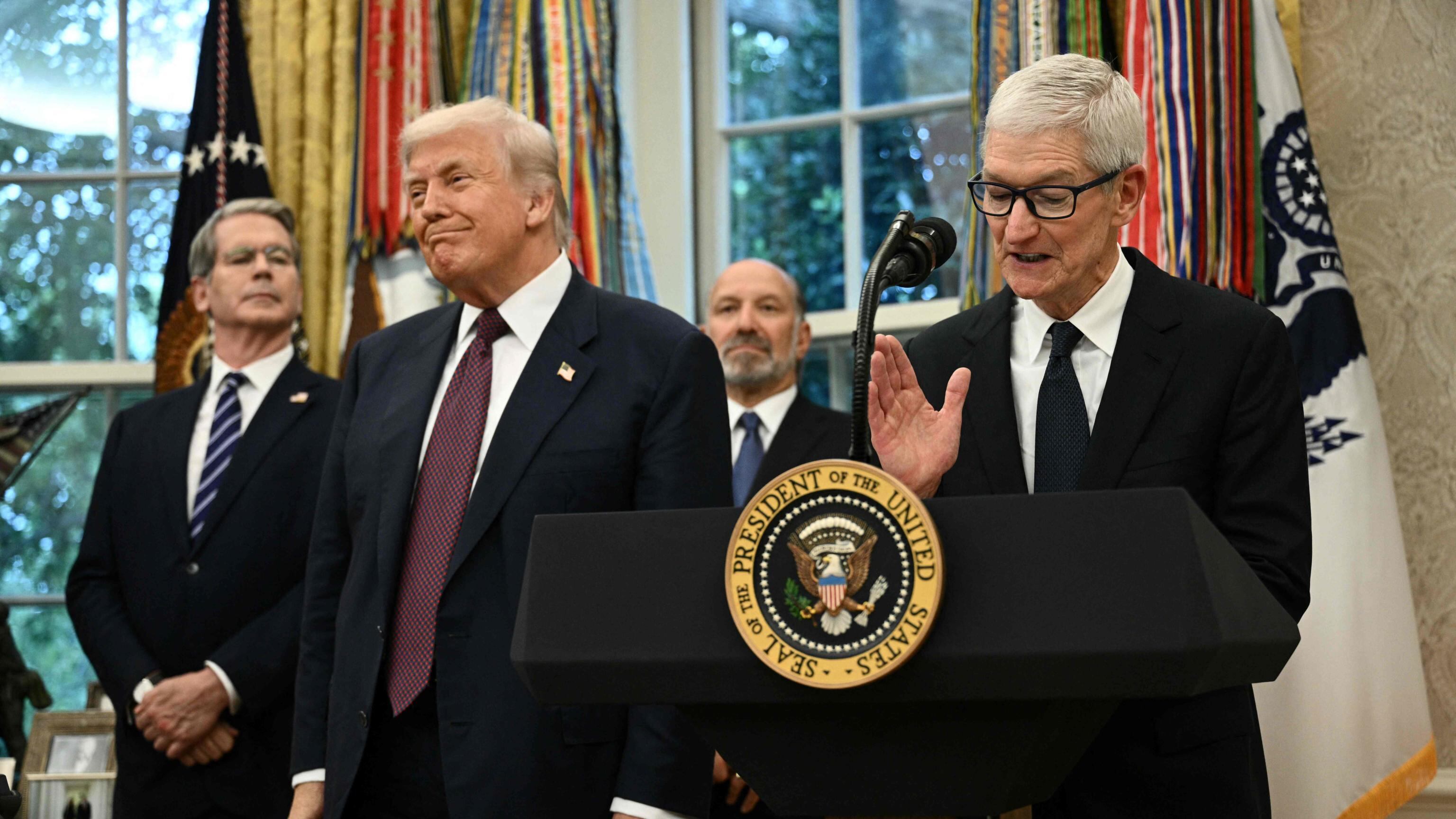 Dazi, primo effetto: Apple investe 100 miliardi negli Usa
