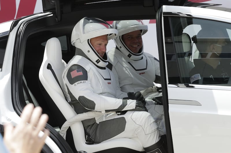 SpaceX, la storia è scritta: lanciata la navicella Crew Dragon 5