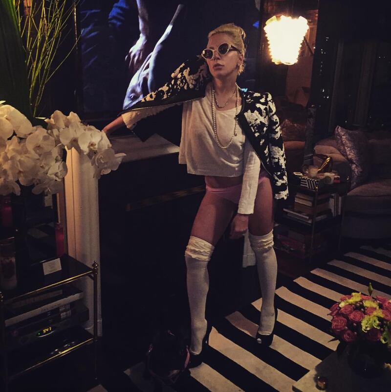American Horror Story si rinnova, le sexy protagoniste 39
