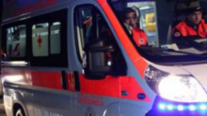Follia a Napoli, sequestra ambulanza per evadere dai domiciliari