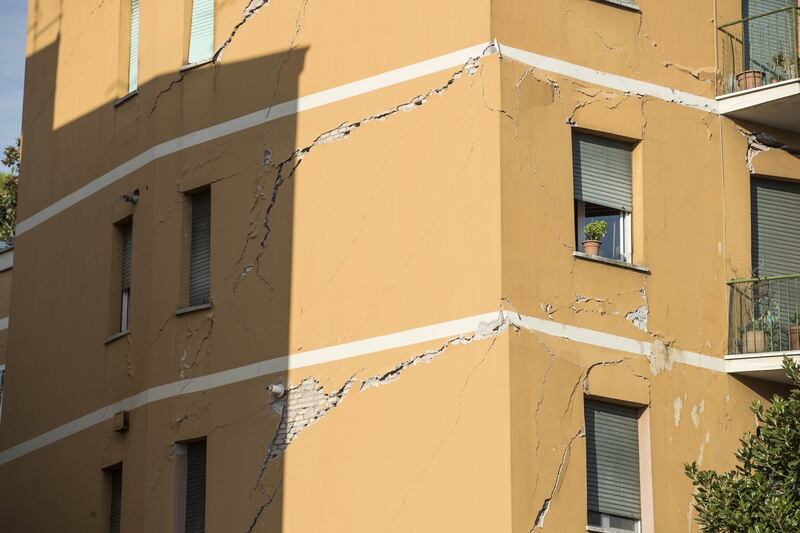 Roma, crolla palazzina a Ponte Milvio 10