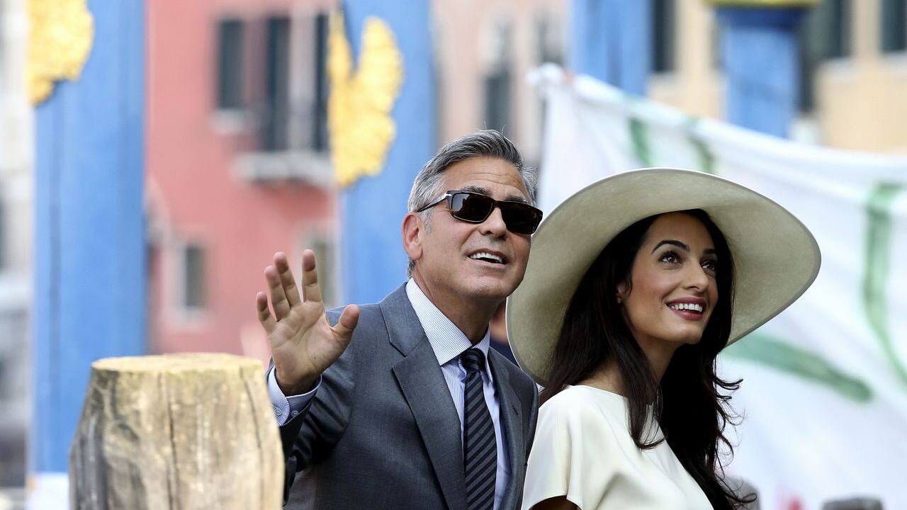 Così Clooney convinse Amal: "28 minuti in ginocchio, pensavo mi uscisse l'anca"