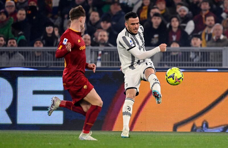 Kostic Zalewski Roma Juventus