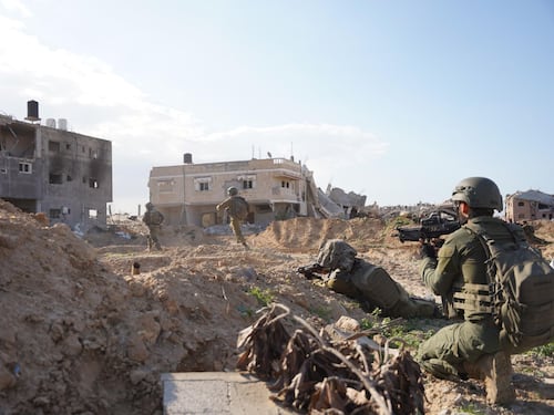 "Inevitabile avanzare su Rafah". Arrestati 100 terroristi nell'ospedale di Khan Younis