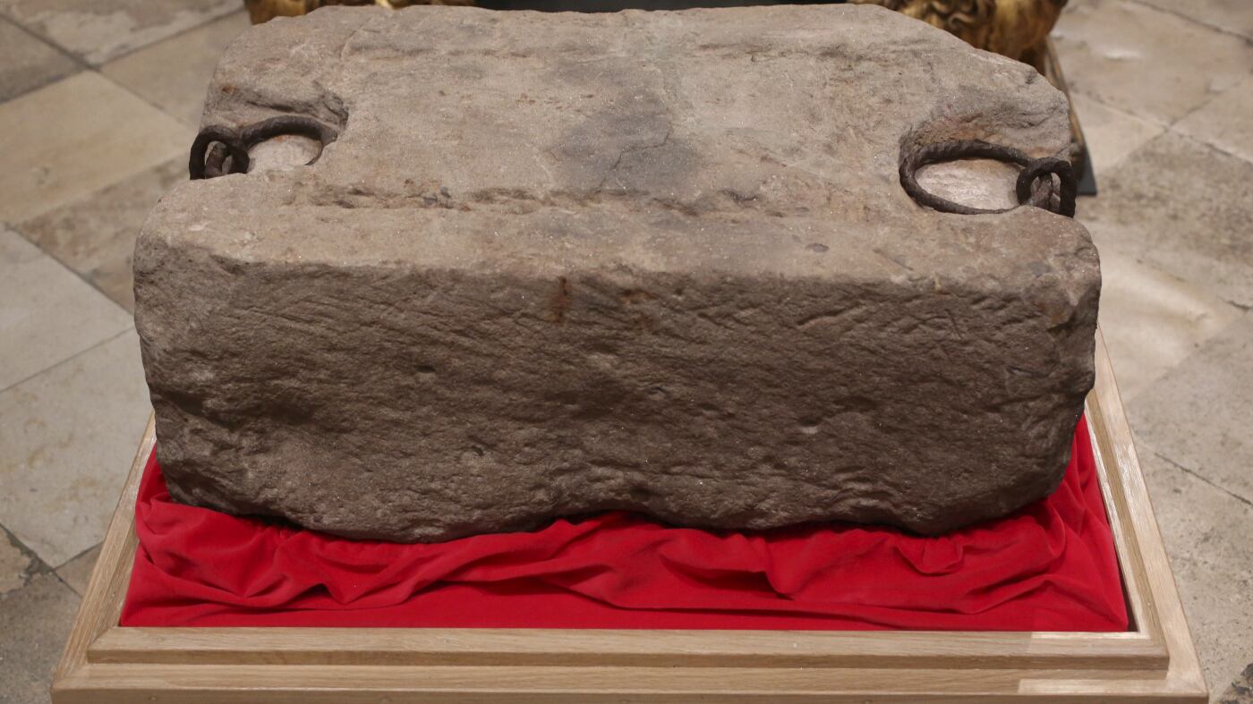 Il mistero della Pietra del Destino su cui vengono incoronati i Re d’Inghilterra