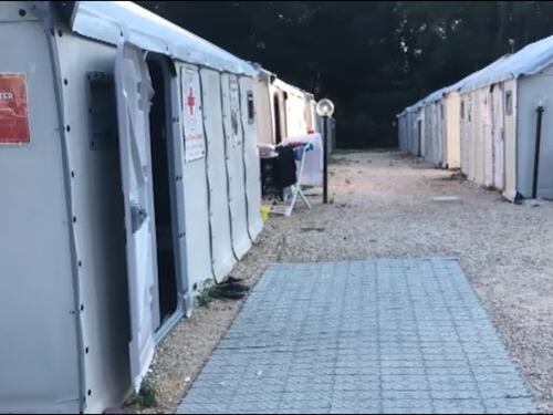 Rom, la Croce Rossa li ospita e loro saccheggiano il magazzino