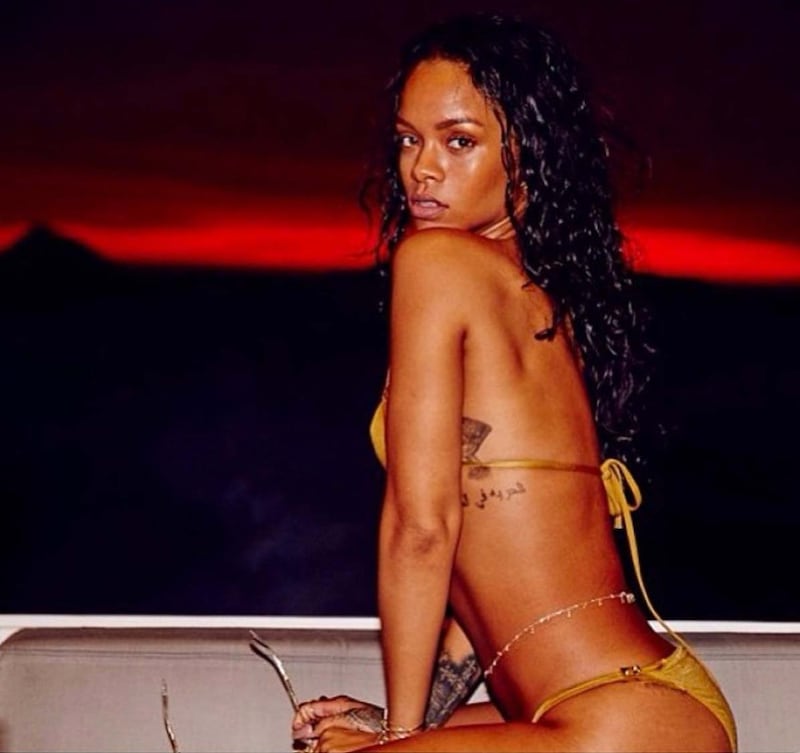 Rihanna nuda per un video, foto 14