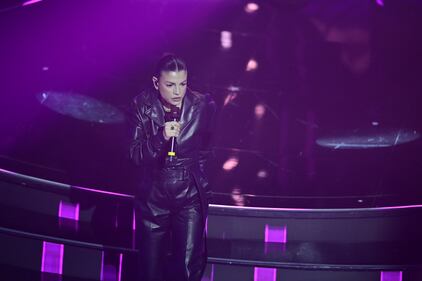 Sanremo 2024: ecco il look della finalissima del Festival di Emma 11