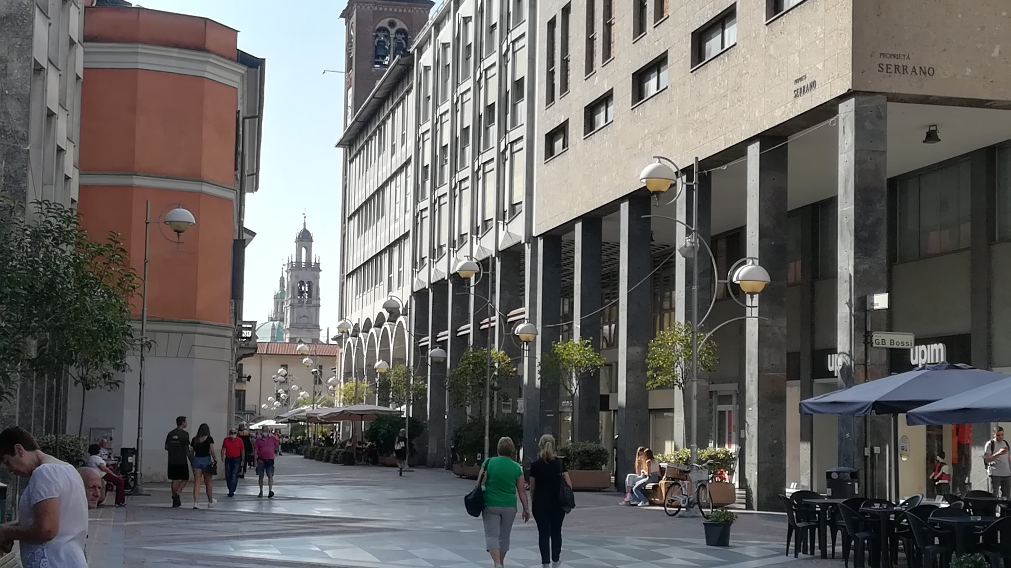 L'orrore della baby gang: sputi e insulti sul 70enne disabile