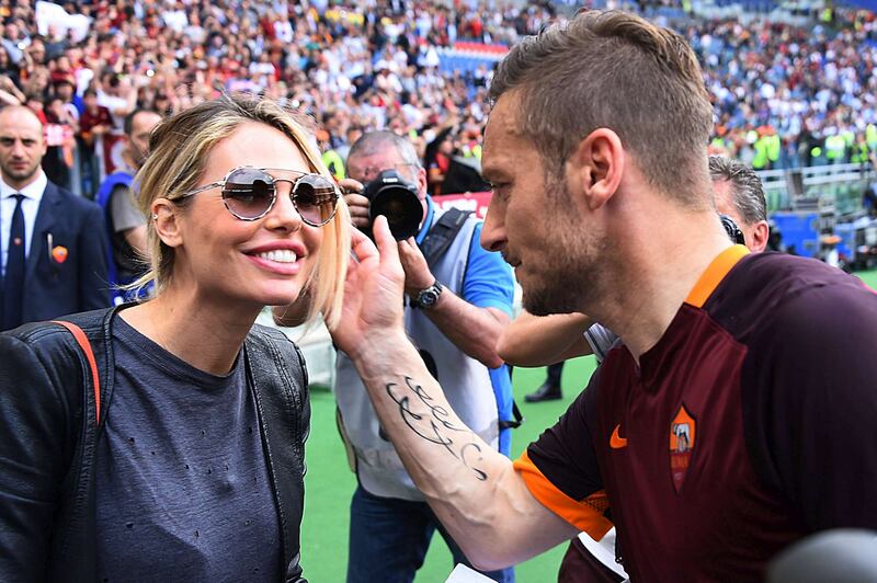 Ilary Blasi, le foto della sexy conduttrice 2