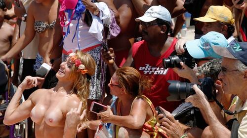 Topless hot per le modelle in Brasile 3