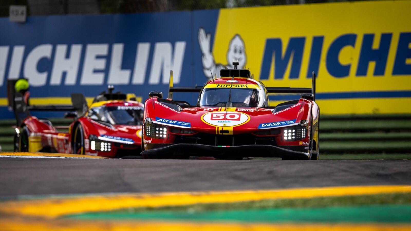 A Imola le Ferrari 499P brillano nelle prove libere del venerdì
