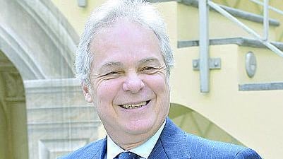 Il gruppo fuori anche dall'Agi, ma resta in Confindustria