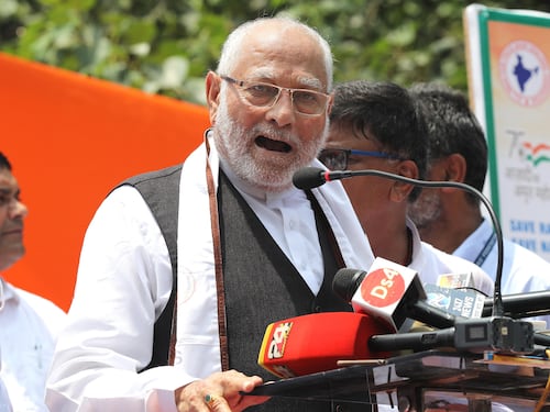 Modi bolla le proteste come "magia nera". Ma Rahul Gandhi: "Basta fuorviare il Paese"