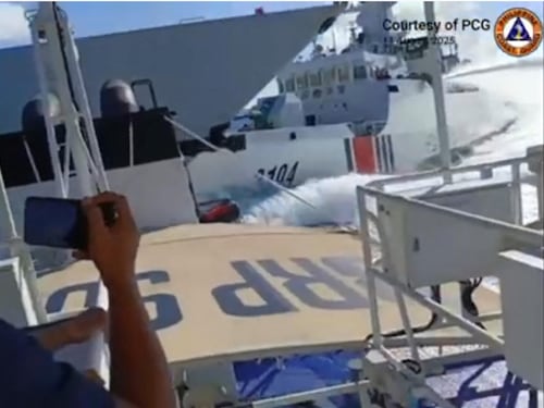 Tensione in Asia: scontro tra due navi di Pechino, inseguivano una motovedetta filippina
