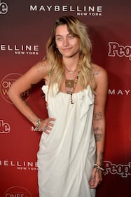 Paris Jackson in topless su Instagram 19
