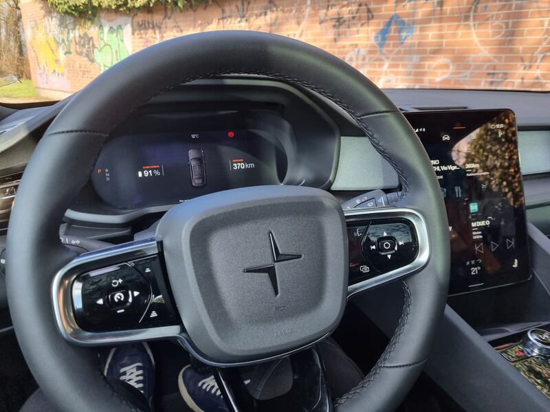 Polestar 2, guarda le foto 2