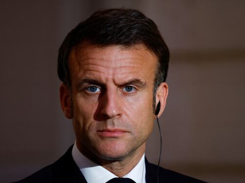 L'invito di Macron? Uno spiraglio di pace