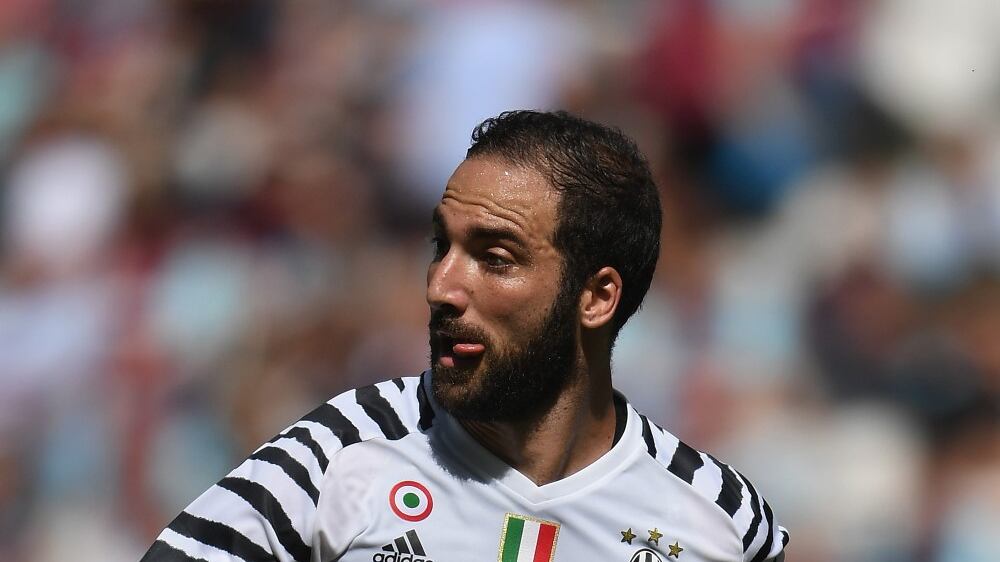 Ma sulla "panza" di Higuain si può ridere