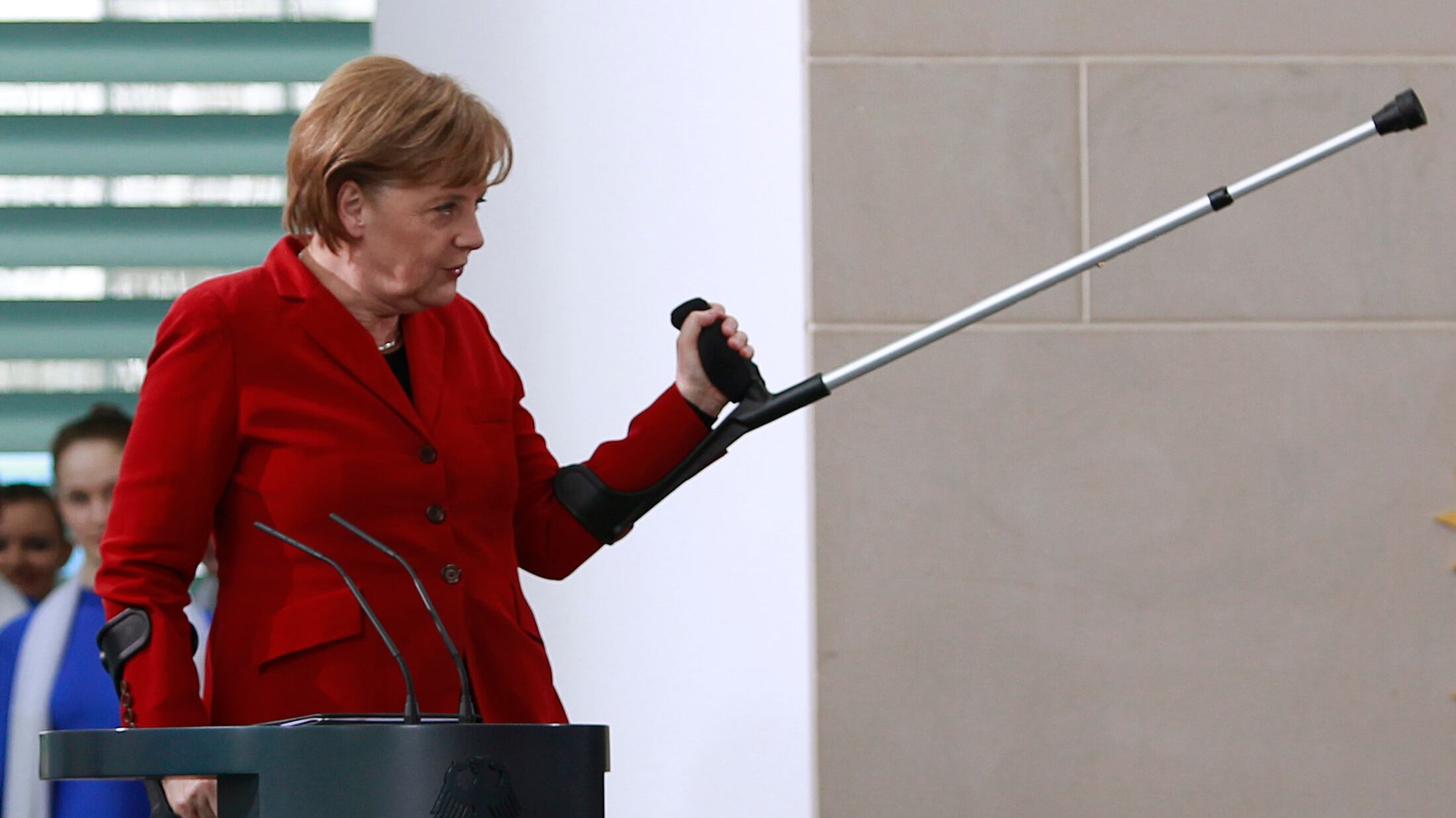 Ue, l'austerity della Merkel non basta: la Bundesbank vuole le patrimoniali di Stato