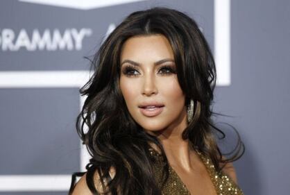 Kim Kardashian svela su Instagram il sesso del futuro nascituro 12