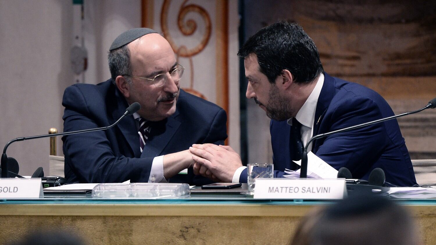 Salvini: "L'antisemitismo in Italia? È colpa dei migranti islamici"