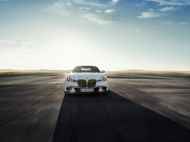 Nuova Bmw 3.0 CSL, edizione limitata. Ecco le immagini 1