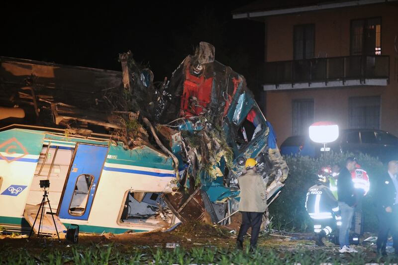 treno deraglia nel Torinese