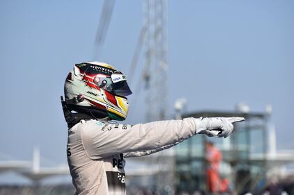Gp Cina, doppietta Mercedes. Ferrari terza e quarta 12