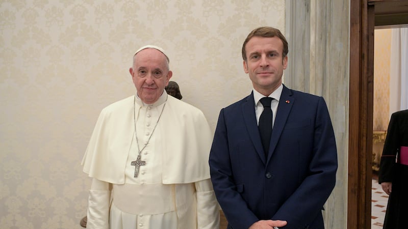 Lo “schiaffo” del Vaticano a Macron: niente apparizioni pubbliche con Leone XIV
