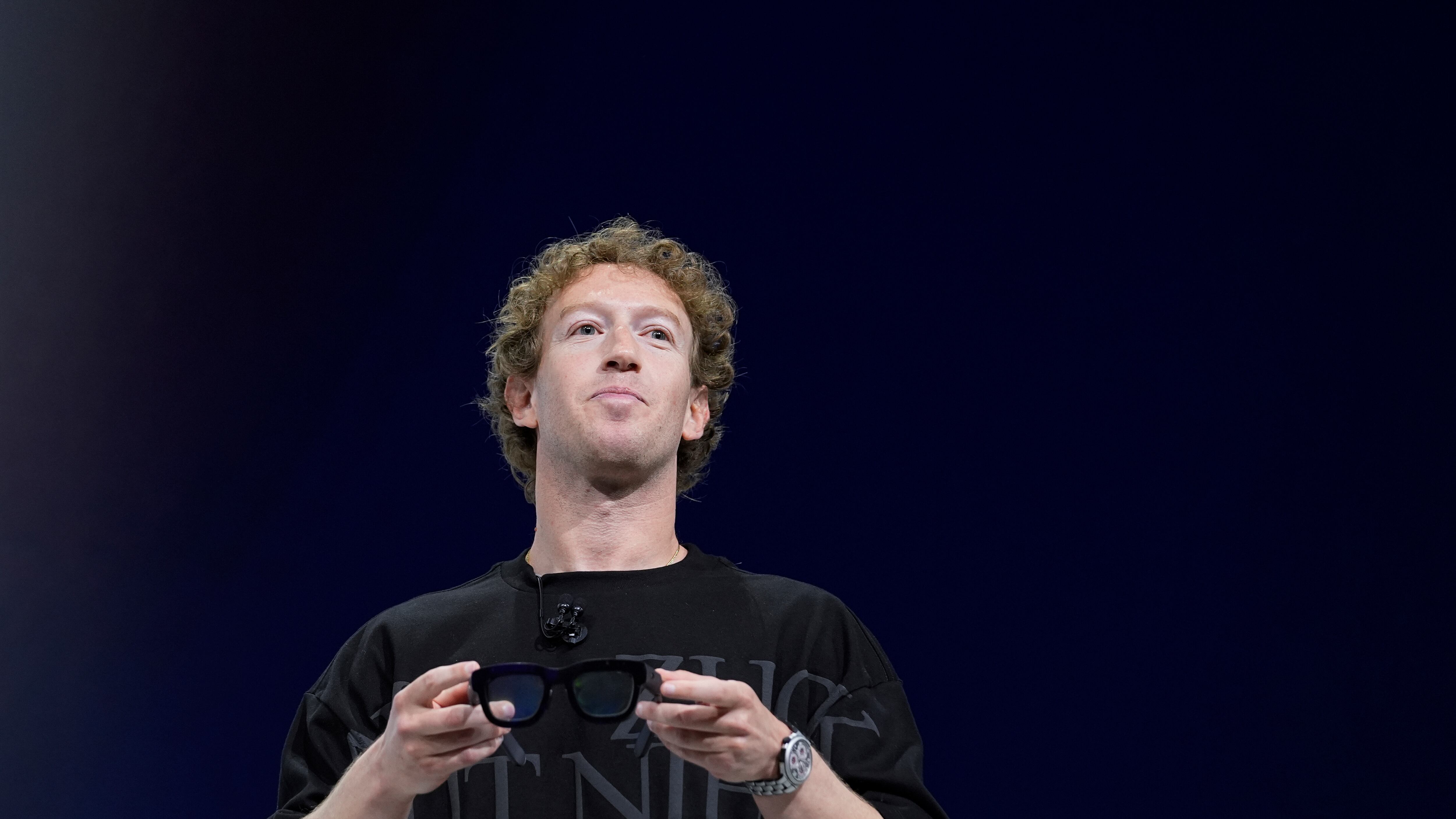 Zuckerberg ammette di aver censurato i social