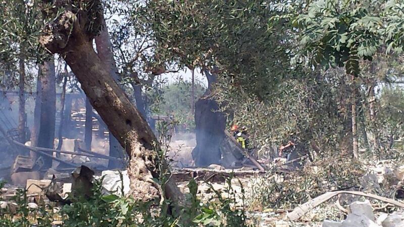 Esplode una fabbrica di fuochi nel Barese 4