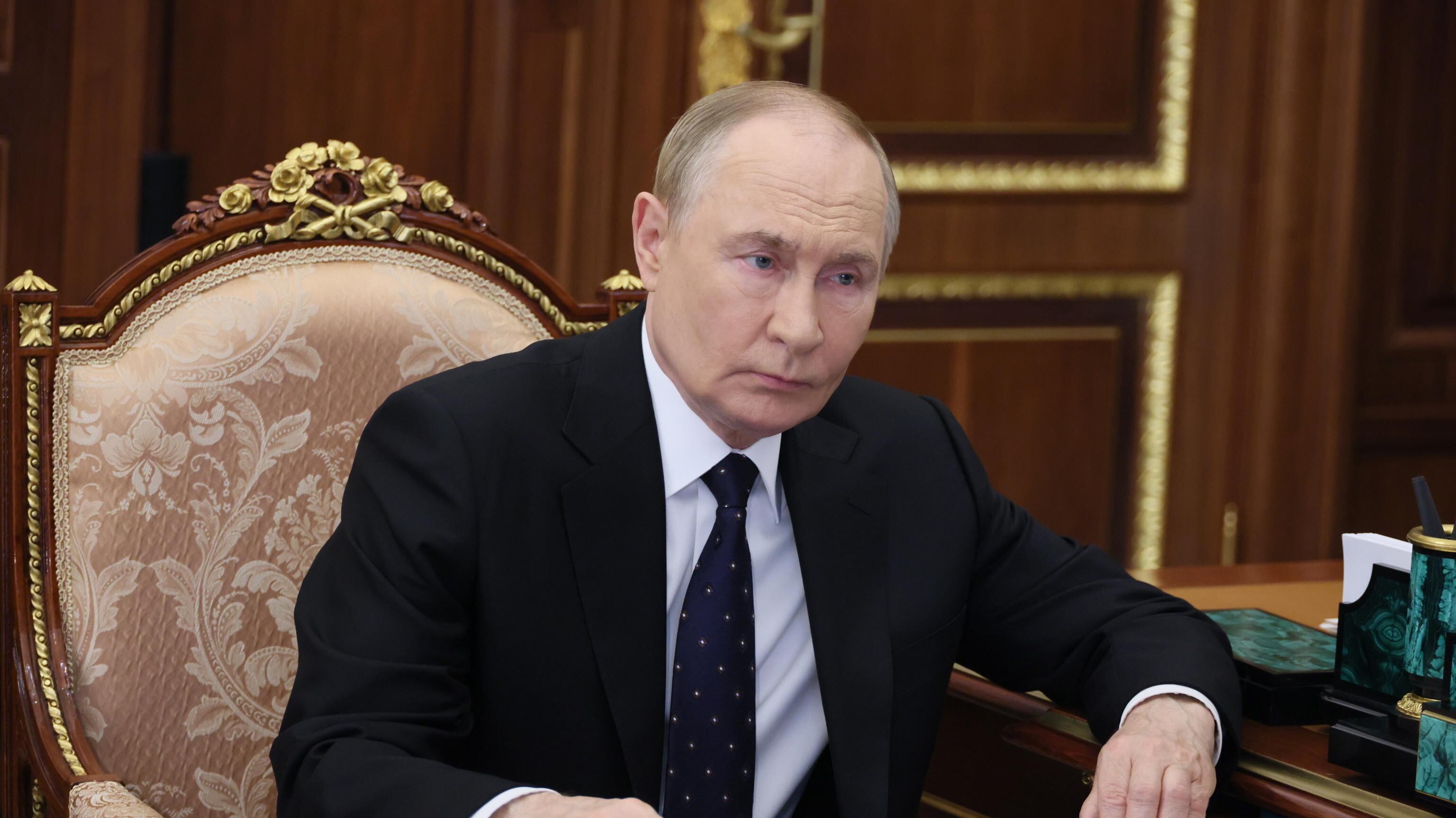 Il silenzio di Putin. "Il nostro pensiero è sempre lo stesso"