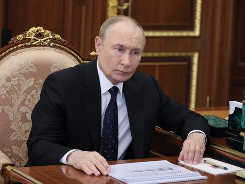Il silenzio di Putin. "Il nostro pensiero è sempre lo stesso"