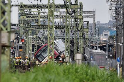 Giappone, treno e camion si scontrano a passaggio a livello 4