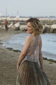 Mostra del Cinema di Venezia 2016, il red carpet sulla sabbia è sexy 16