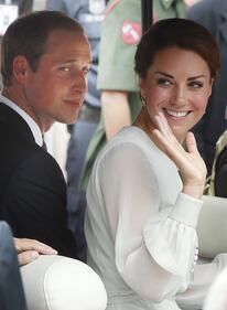 Ancora scandalo a corte: Kate "pizzicata" in topless 2