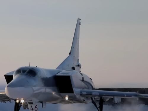 La cittadinanza italiana, il bombardiere da dirottare e il raid russo: il mistero del blitz di Kiev in Russia