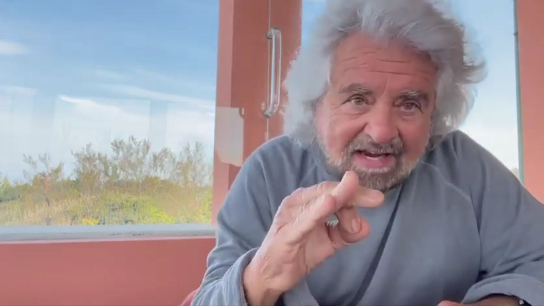 Grillo sbotta per il figlio: "Stupro? Quattro co... arrestate me"