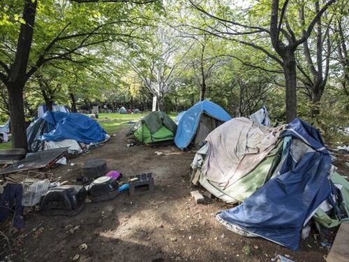 Operazione anti degrado a Firenze: sgomberato l'accampamento dei migranti