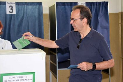 Parisi al voto dopo 60 km in bici 6