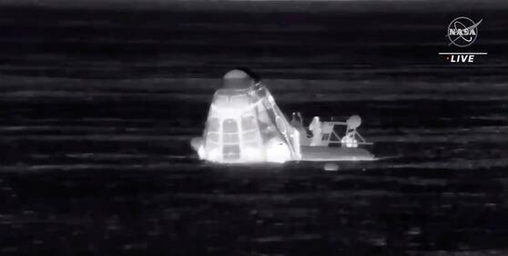 Il ritorno della capsula Crew Dragon 2 sulla terra 3