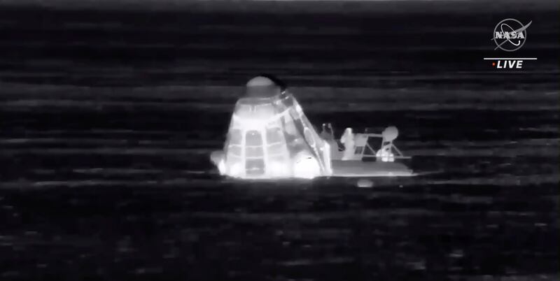 Il ritorno della capsula Crew Dragon 2 sulla terra 3