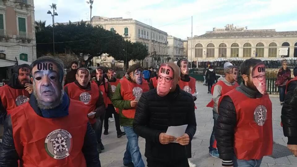 CasaPound attacca Orlando: "Aiutiamolo ad accogliere migranti"