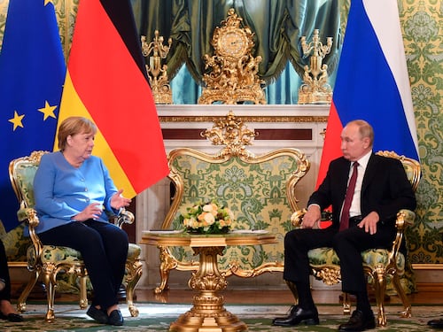 L'ultima volta di Merkel e Putin "Inevitabile parlare con Mosca"